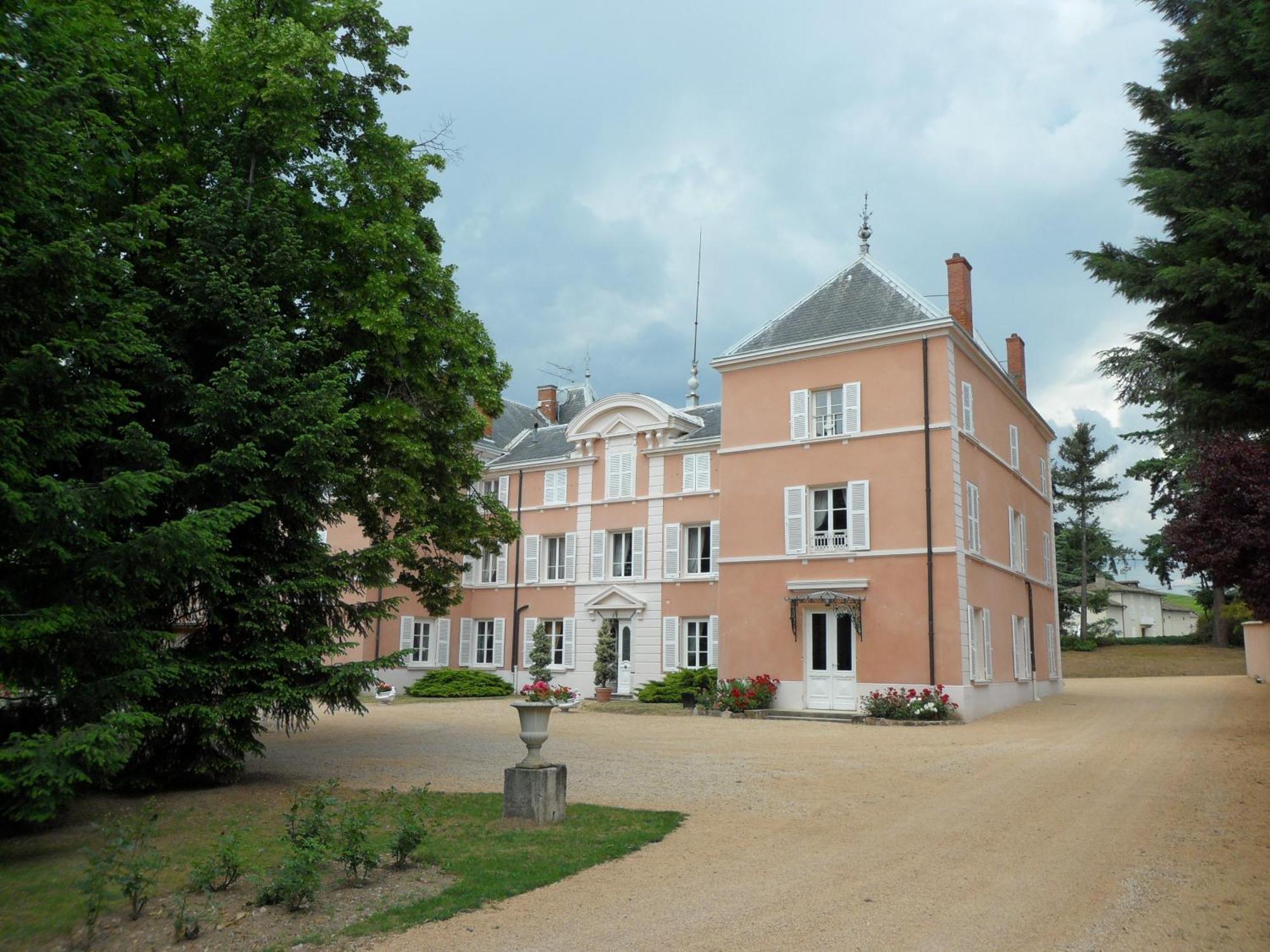 Chateau De La Chapelle Des Bois Fleurie Exteriér fotografie