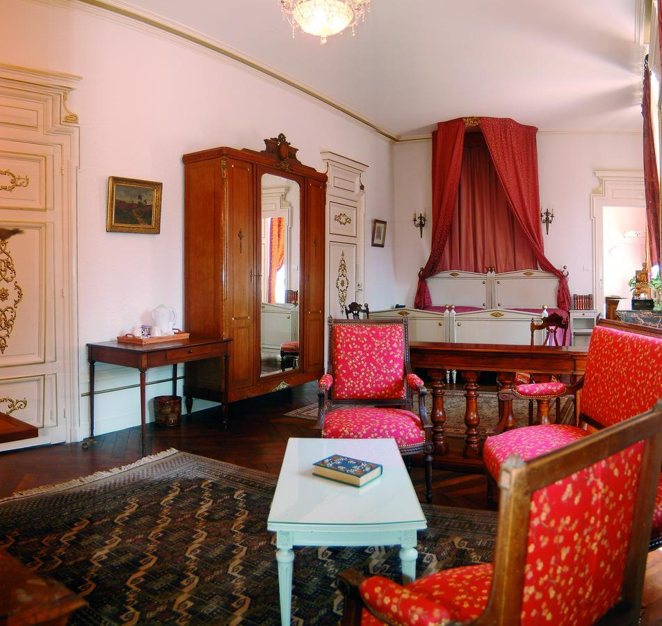 Chateau De La Chapelle Des Bois Fleurie Exteriér fotografie