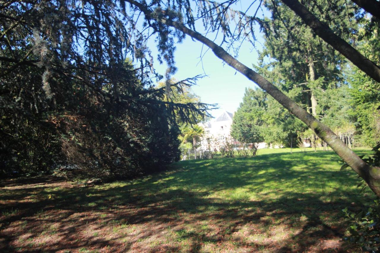 Chateau De La Chapelle Des Bois Fleurie Pokoj fotografie